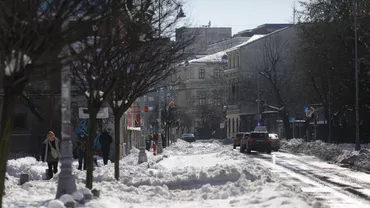 Sondaj realizat de CURS la nivelul Municipiului București. Echilibru între principalele partide și nemulțumiri majore față de administrație