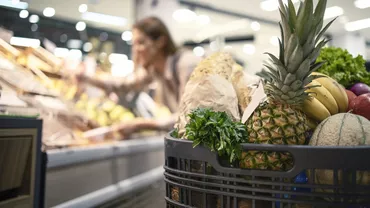 Majorarea TVA nu explică toate scumpirile. Consilierul BNR spune ce s-a întâmplat, de fapt, în magazine: „Au avut această scuză”