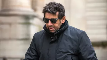 Un nou scandal lovește lumea artistică din Franța. Cântăreţul Patrick Bruel acuzat de violenţe sexuale