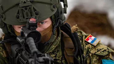 Tinerii croați iau cu asalt centrele de recrutare. Soldații primesc o indemnizație de 1.100 de euro