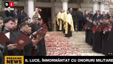Detaliul care a impresionat pe toată lumea la înmormântarea lui Mircea Lucescu. Ce a apărut pe scările bisericii unde a avut loc slujba (VIDEO)