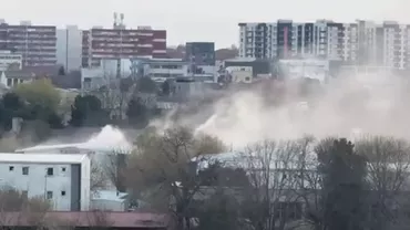 Incendiu devastator într-un bloc din Constanța. Nouă persoane au ajuns la spital. Focul a fost stins după ora 21.00 UPDATE