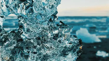 Sub tonele de gheață din Antarctica apare un nou continent de mărimea unui stat american. Ce se ascunde dedesubt