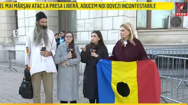 Protest în fața CNA, după închiderea Realitatea Plus. Moderatoarea spune că e un protest uriaș, însă la fața locului sunt doar câțiva oameni