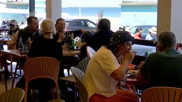 Început bun de sezon turistic pe litoral: „Suntem surprinşi că Vama e plină”