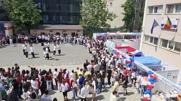 Peste 800 de elevi au adus Europa în curtea Colegiului Ion Creangă din București. Cum a devenit Ziua Europei mai mult decât o simplă sărbătoare școlară