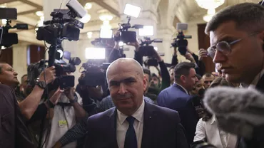 Bolojan, despre liberalii care vor la guvernare: Niciun partid nu crapă dacă stă în opoziţie / Nu este uşor să fii într-o intersecţie şi să nu te prostituezi, neapărat, ca să fii la putere