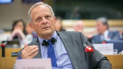 Soluția pe care o propune Stolojan „ca să nu pierdem ca fraierii miliarde de euro, bani gratis  de la UE” (VIDEO)