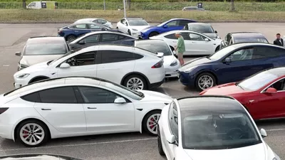 Ce sunt e-fuels, combustibilii care salvează mașinile pe benzină și motorină din 2035. Litrul e 54 €