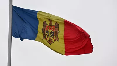 Nemulțumiți după alegeri, zeci de mii de români semnează petiții pentru anularea cetățeniei moldovenilor non-rezidenți (FOTO)