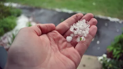 Alertă meteo în București, dar și în mai multe județe din țară. A fost emis și un Cod portocaliu. Ce fenomene meteo sunt așteptate