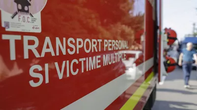 Accident dramatic în Giurgiu, după ce un camion s-a prăbușit peste bărbatul care îl repara. Cum s-a produs accidentul