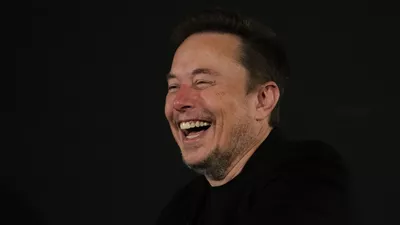 Ce mesaj le-a transmis Elon Musk angajaților care dețin acțiuni Tesla, după ce valoarea acestora s-a prăbușit drastic