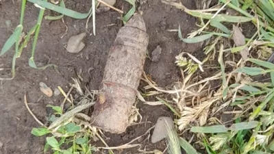 Alertă în Tulcea: Proiectil cu două kilograme de explozibil, descoperit într-o curte / UPDATE: Proiectilul a fost detonat controlat
