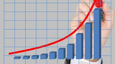 Războiul comercial al lui Trump lovește Europa. Moody’s Analytics, „mult mai îngrijorată” de situația din România: „Guvernul să acționeze urgent pentru reducerea deficitului”