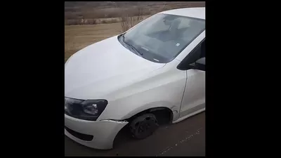 Reacția MAI, după ce polițiștii au oprit în trafic un şofer care conducea un autoturism fără cauciucuri: “Nu pleca la drum, indiferent de sezon, dacă nu ai mașina echipată măcar cu anvelope” (FOTO)
