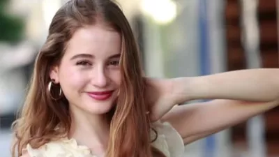 Irina Columbeanu calcă pe urmele Monicăi Gabor! Ce geantă de lux poartă fiica fostului milionar de la Izvorani (VIDEO)