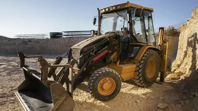 Scandal de proporții din cauza unui petic de pământ. O familie din Gorj se află în război: „A dat înapoi gipanul și a intrat peste mine. Dă, mă, peste mine!”