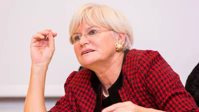 Prețurile mari la carburanți au enervat și vedetele. Tot mai multe folosesc transportul în comun. Monica Tatoiu: „Am bani, dar am muncit pentru ei” (FOTO)