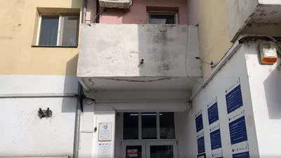 Primărie cu chirie. Orașul în care Primăria își are sediul în mai multe apartamente dintr-un bloc. Cum s-a ajuns în situația asta (VIDEO)