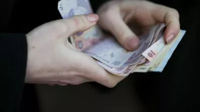 INS spune că salariile au crescut în februarie. Datele oficiale