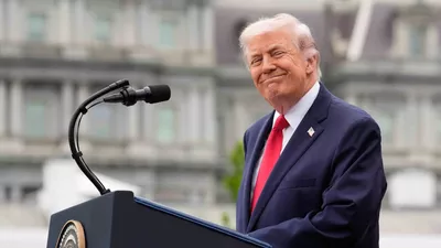 Trump ține la imaginea lui. Refuză să poarte vesta antiglonț pentru că nu i-ar avantaja silueta: „Nu știu dacă vreau să arăt ca și cum aș avea cu 10 kilograme mai mult”