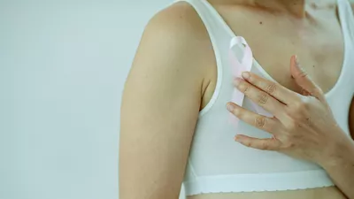  O femeie a fost operată degeaba de cancer dintr-o eroare. Tumoarea nu era a ei