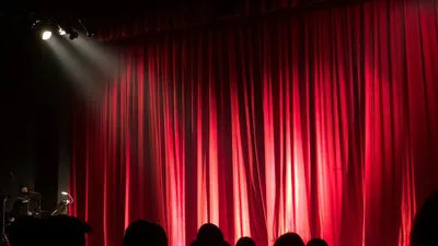 Poveștile emoționante de viață ale vedetelor din România care au ales să devină părinți prin adopție