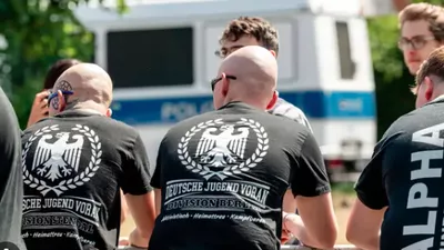 Raiduri anti-extremism în Germania. Poliția a descins în opt orașe. Este vizată o rețea de tineri de extremă dreapta