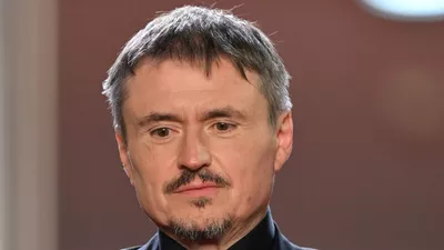 Filmul Fjord al lui Cristian Mungiu divide presa internațională. De la „subdezvoltat”, „ciudat” și „o dezamăgire” la „o dramă socială genial țesută”