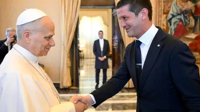 Moment simbolic pentru Cristi Chivu și Inter Milan la Vatican. Cum a decurs întâlnirea lui echipei cu Papa Leon al XIV-lea (GALERIE FOTO)