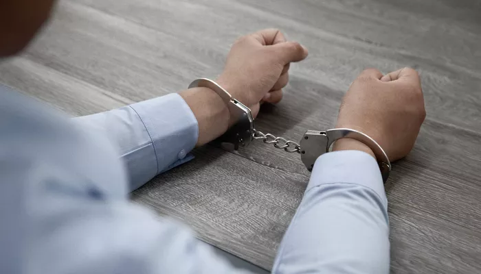Șeful Centrului de Reținere și Arestare Preventivă din Pitești, prins în flagrant pentru luare de mită 
