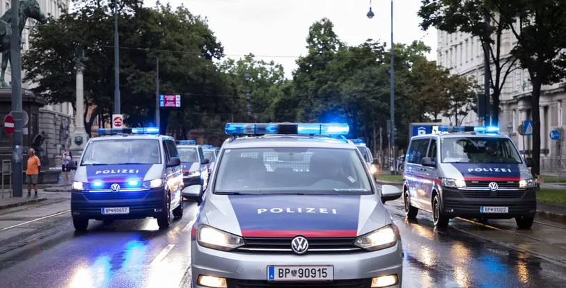 Un român și-a răpit fosta iubită de pe o autostradă din Austria. Cei doi au fost găsiți în Ungaria