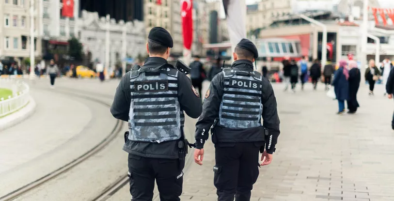 Incidente între manifestanți și autorități la protestele din Istanbul și Izmir. Polițiștii au tras cu gloanțe de cauciuc