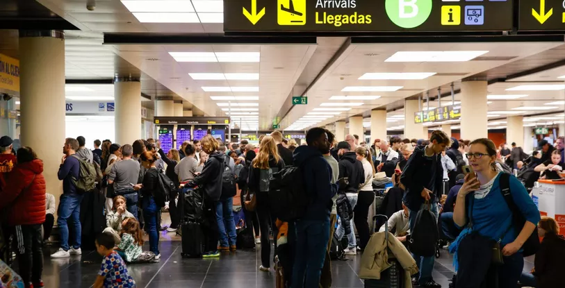 Au vrut să ajungă în Cracovia, dar au aterizat la Craiova. Pățania unei familii din Italia care a greșit zborul: „Vrea cineva să râdă puțin?”