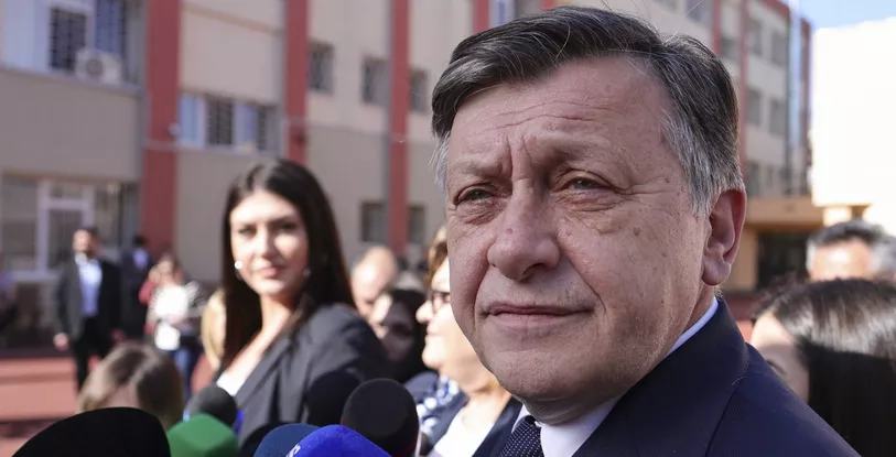 Crin Antonescu: „Era foarte bine dacă Ilie Bolojan demisiona, când PSD i-a retras sprijinul politic” / Ce „păcate” are PSD (VIDEO)