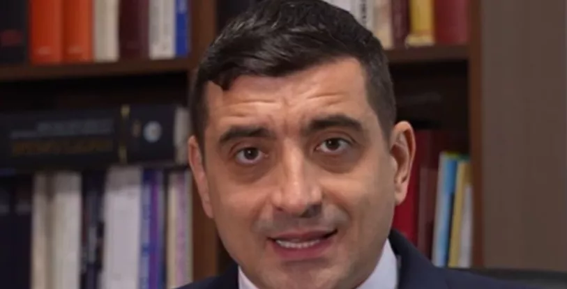 Simion acuză coaliția, inclusiv PSD-ul cu care s-a aliat pentru moțiune, că „a jefuit România” și dă „un tun financiar” cu programul SAFE (VIDEO)